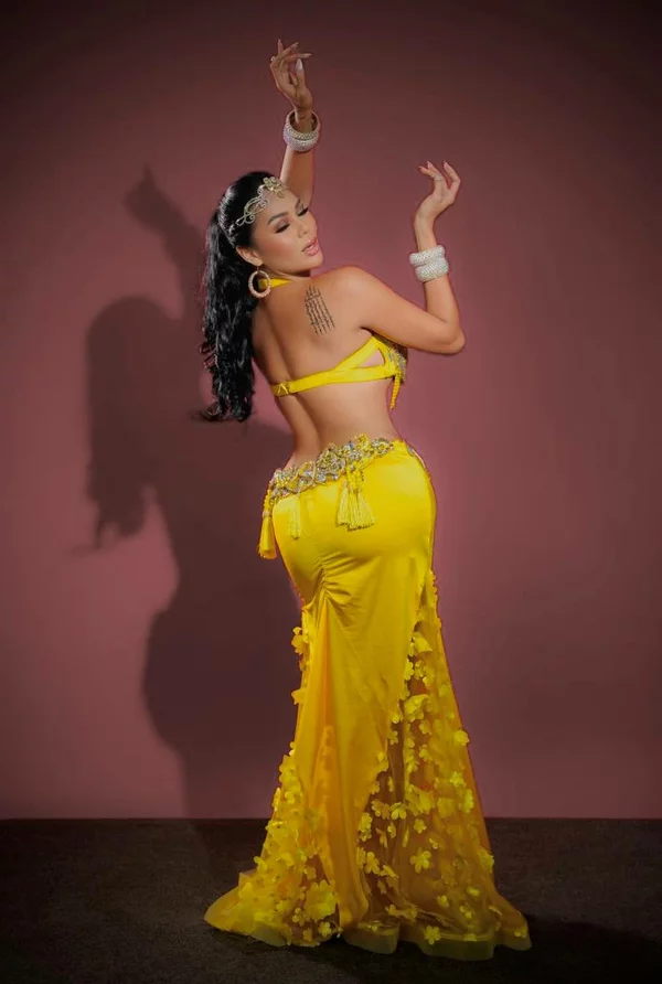 Traditional belly dance costume and performance by Elma in Bali