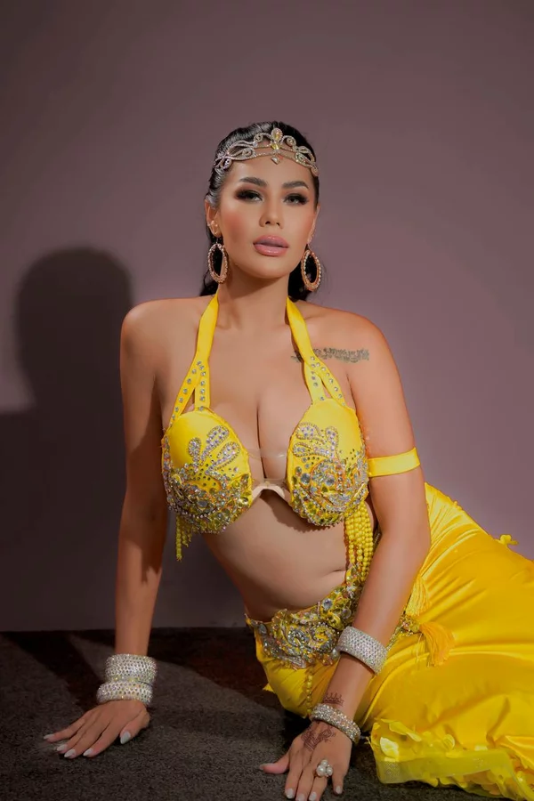 Elegant belly dance performance by Elma showcasing Egyptian dance artistry in Bali