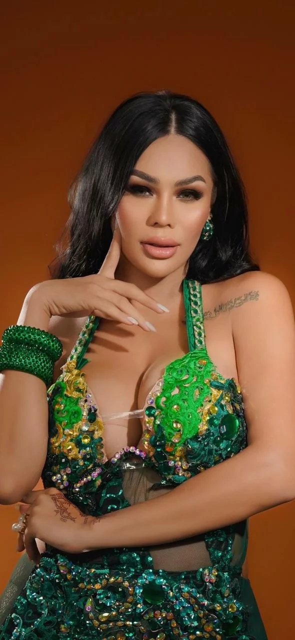 Elma performing belly dance in traditional costume in Bali